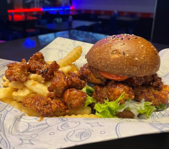 SUPER FAN BONELESS BURGER